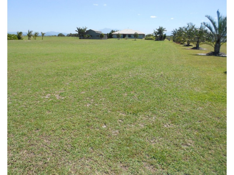 28,29 LIFESTYLE Estate, Etty Bay QLD 4858