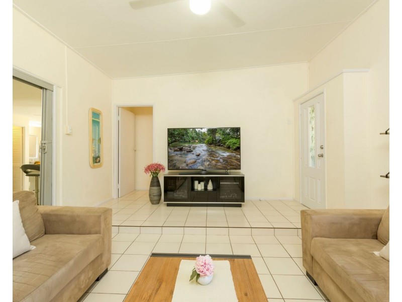 12 George, Flying Fish Point QLD 4860