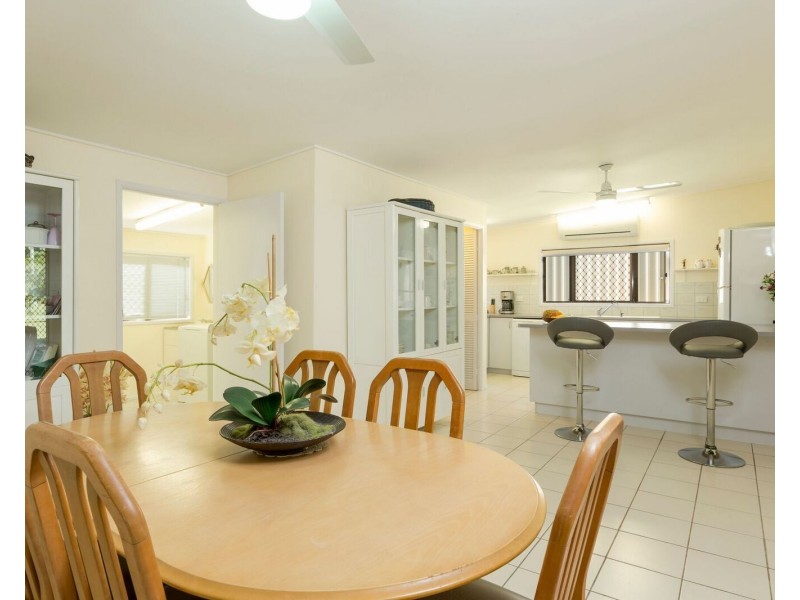 12 George, Flying Fish Point QLD 4860