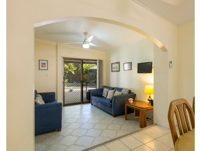 12 George, Flying Fish Point QLD 4860