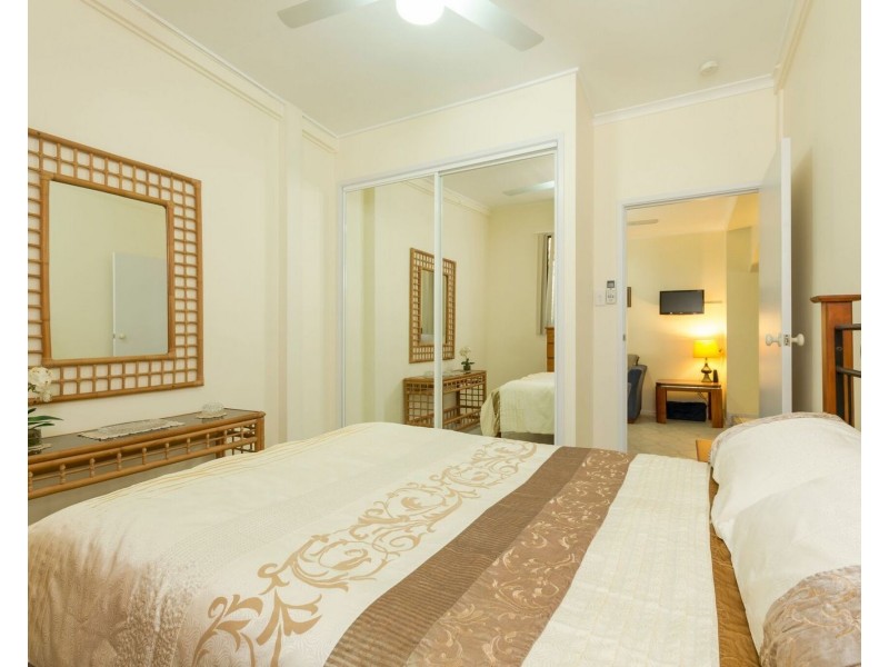 12 George, Flying Fish Point QLD 4860