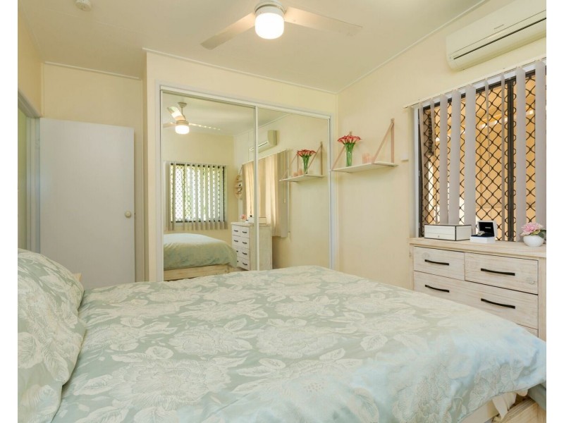 12 George, Flying Fish Point QLD 4860