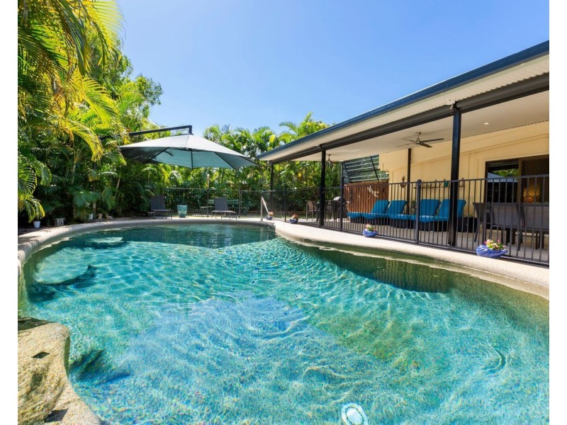 12 George, Flying Fish Point QLD 4860