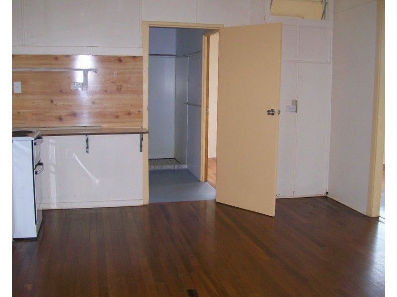 36 ELIZABETH Street, Flying Fish Point QLD 4860