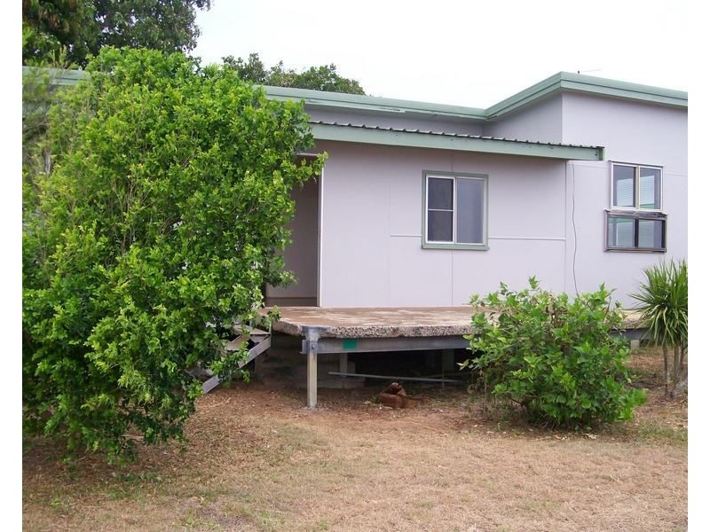 36 ELIZABETH Street, Flying Fish Point QLD 4860