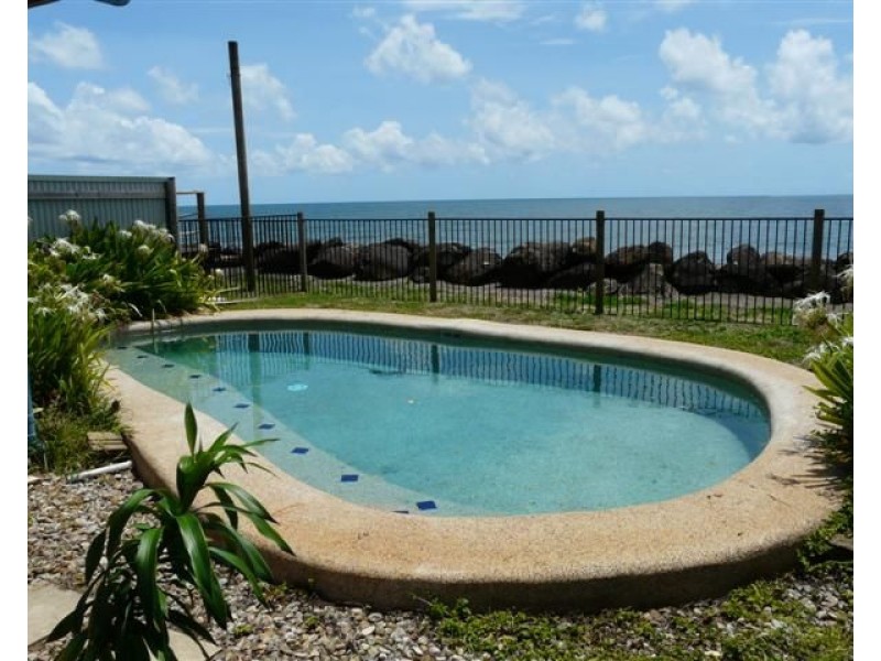 40 Elizabeth Street, Flying Fish Point QLD 4860