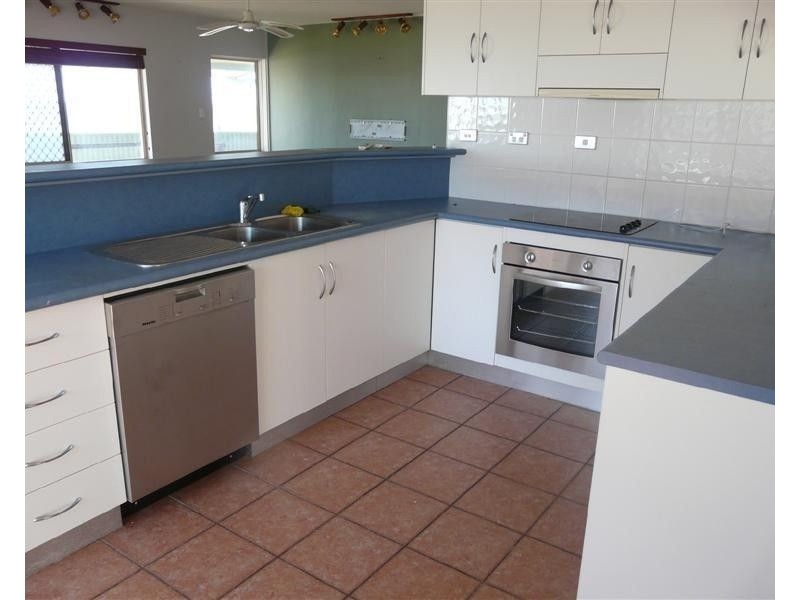 40 Elizabeth Street, Flying Fish Point QLD 4860