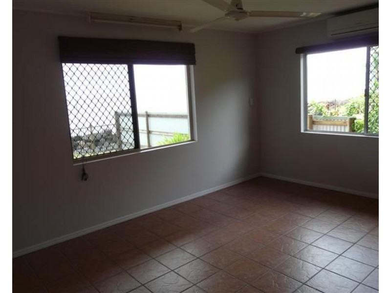 40 Elizabeth Street, Flying Fish Point QLD 4860