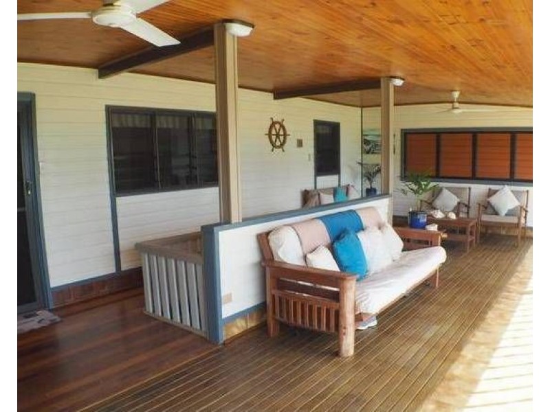 2 Feldt Street, Flying Fish Point QLD 4860