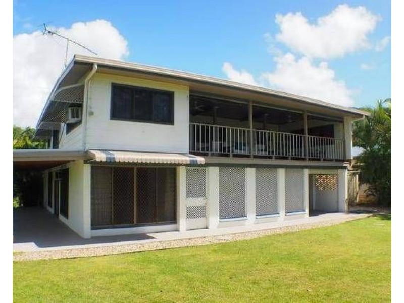 2 Feldt Street, Flying Fish Point QLD 4860