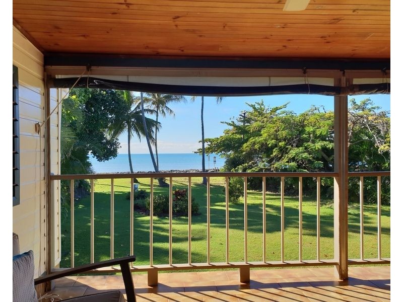 2 Feldt Street, Flying Fish Point QLD 4860