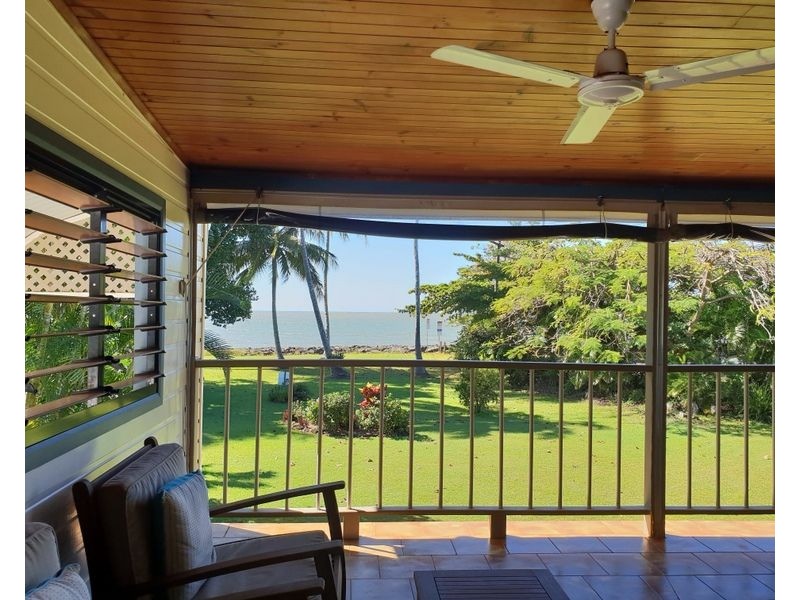2 Feldt Street, Flying Fish Point QLD 4860