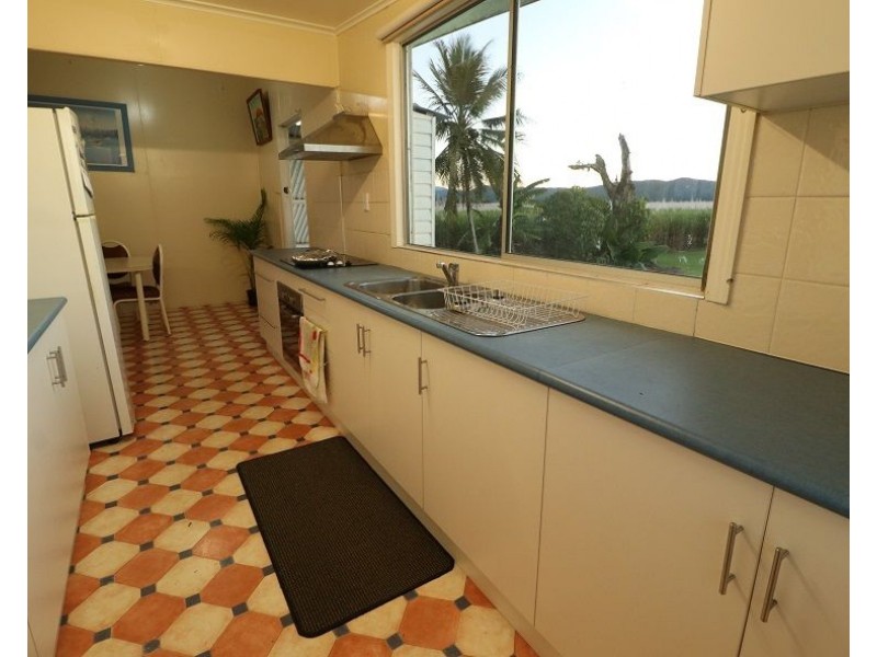 122 Martyville, Mourilyan QLD 4858