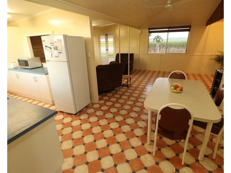 122 Martyville, Mourilyan QLD 4858