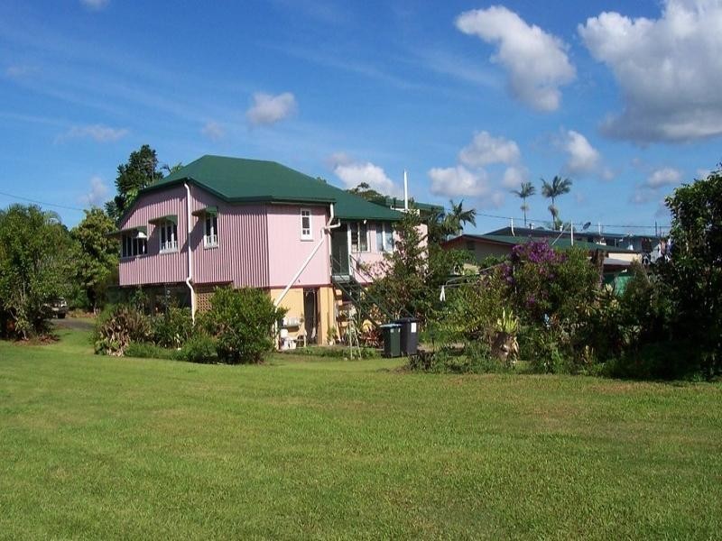 90 RIVER Avenue, Innisfail QLD 4860