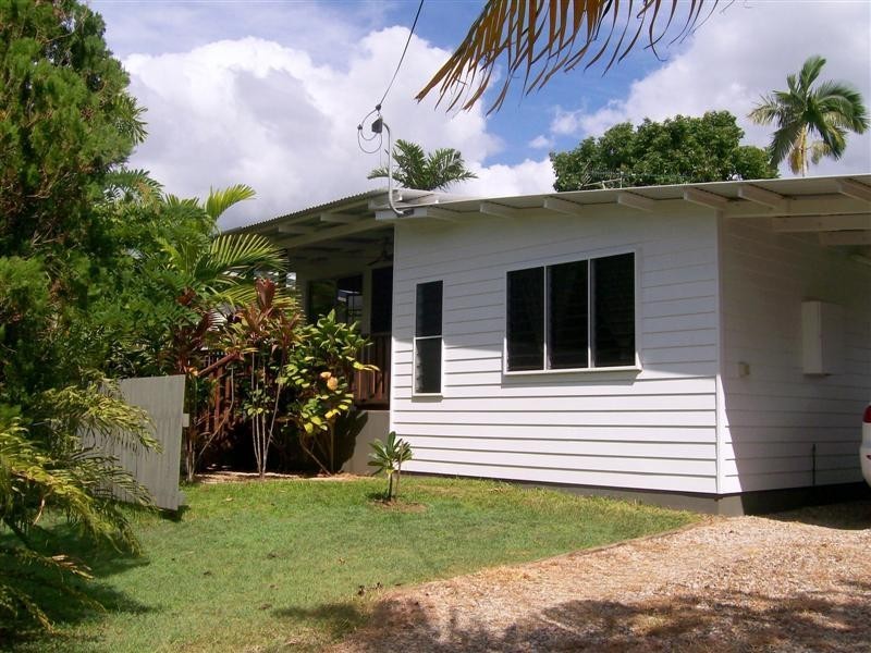 23 Feldt Street, Flying Fish Point, Innisfail QLD 4860