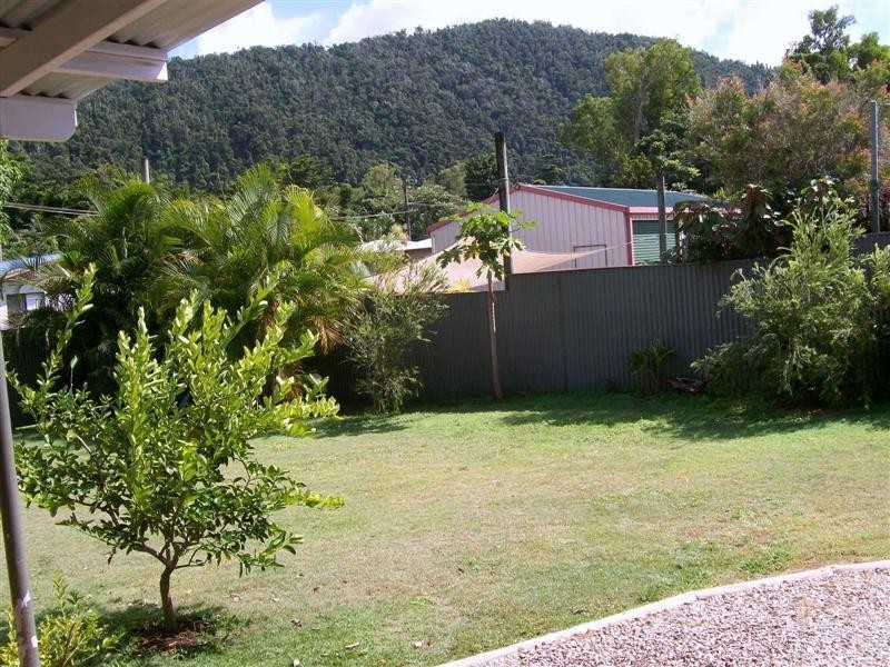 23 Feldt Street, Flying Fish Point QLD 4860