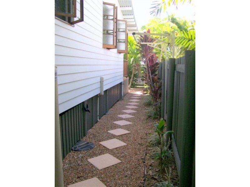 23 Feldt Street, Flying Fish Point QLD 4860