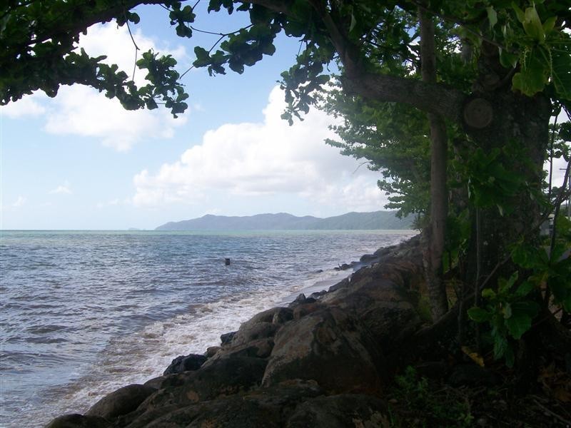 17 Maud Street, Flying Fish Point, Innisfail QLD 4860