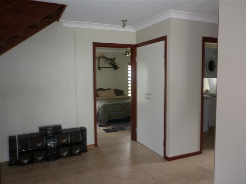 15 Esplanade, Flying Fish Point QLD 4860