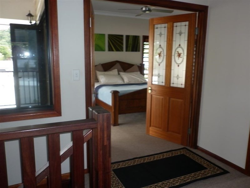 15 Esplanade, Flying Fish Point QLD 4860