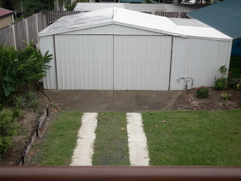 15 Esplanade, Flying Fish Point QLD 4860