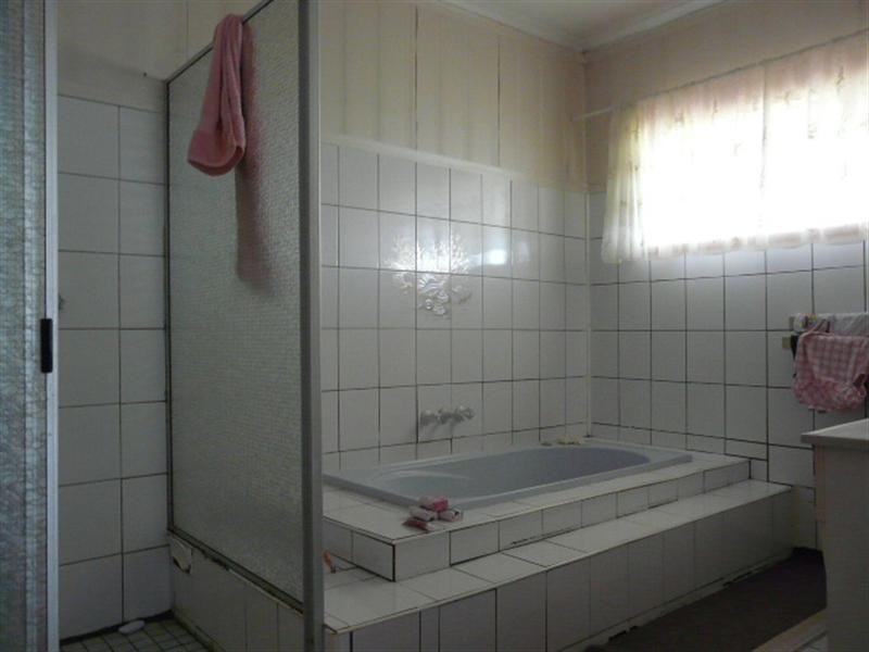 2 Grech Close, Wangan QLD 4871