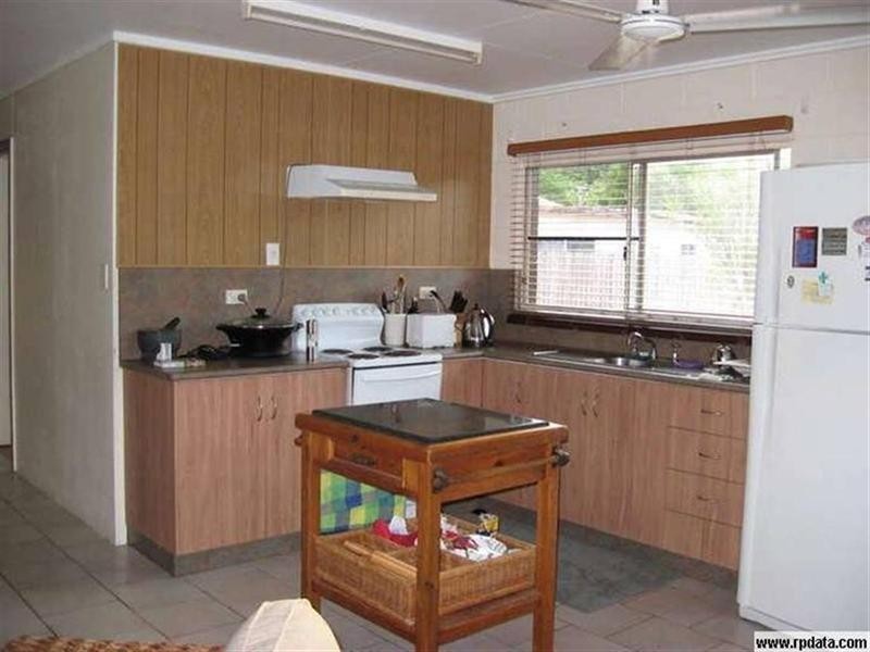 1 Esplanade, Flying Fish Point QLD 4860