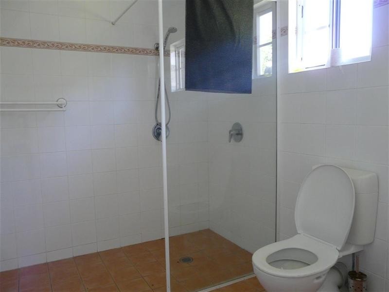 1 Esplanade, Flying Fish Point QLD 4860