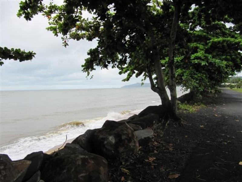 17 Esplanade, Innisfail QLD 4860