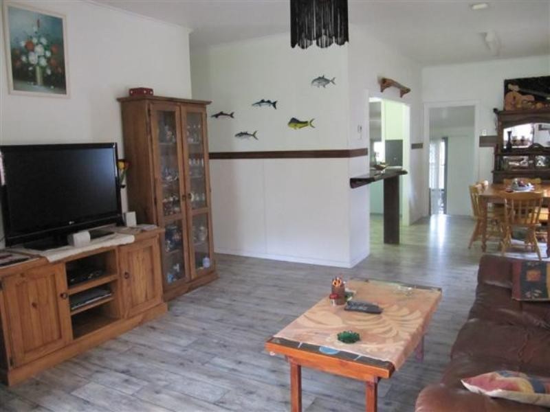 22 Maud Street, Flying Fish Point QLD 4860