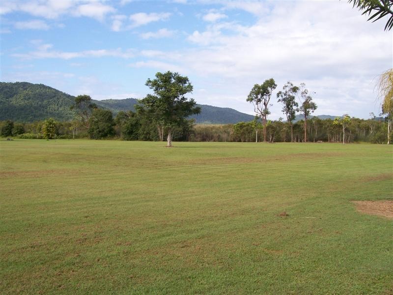 Rural post 204 Etty Bay Road, Etty Bay QLD 4858