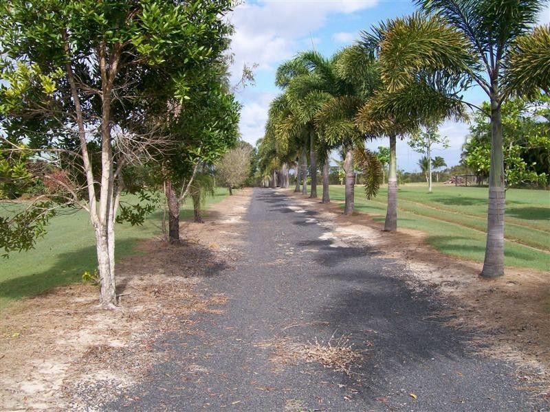 Rural post 204 Etty Bay Road, Etty Bay QLD 4858