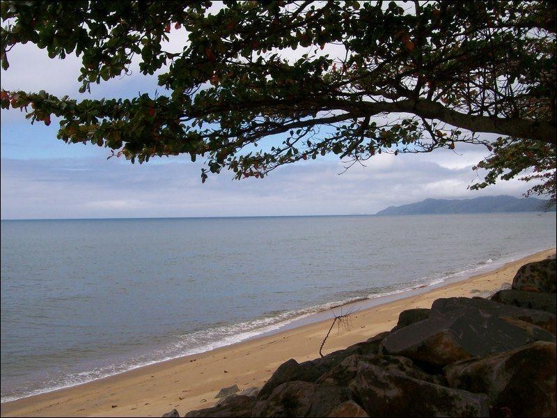 19 Esplanade, Flying Fish Point QLD 4860