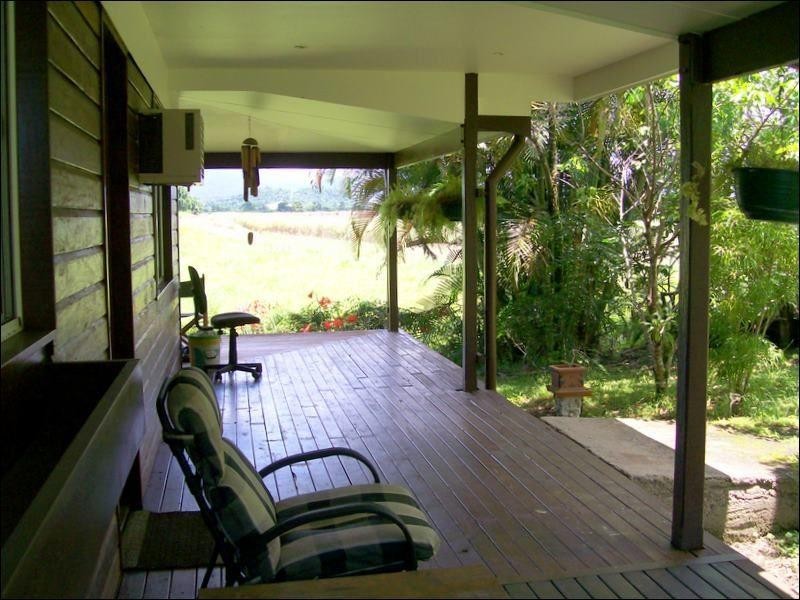 12 McRobbie Road, Silkwood QLD 4856