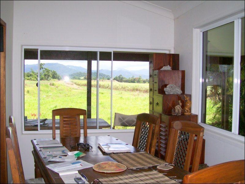 12 McRobbie Road, Silkwood QLD 4856