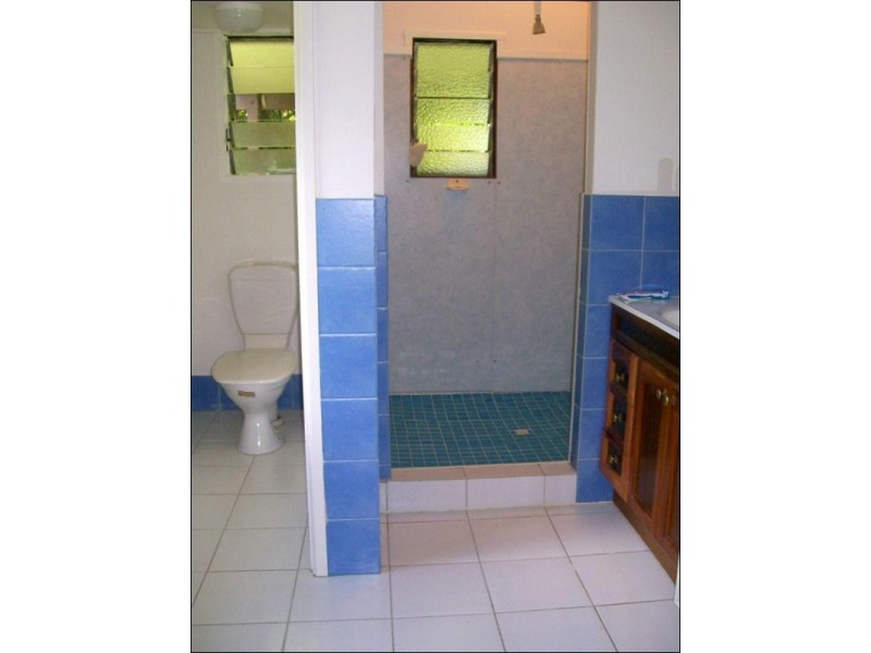 12 McRobbie Road, Silkwood QLD 4856