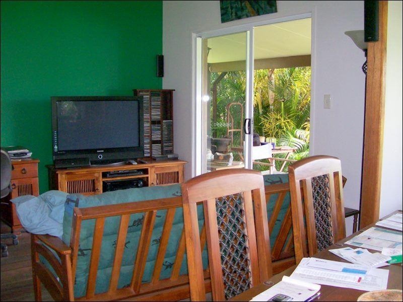 12 McRobbie Road, Silkwood QLD 4856