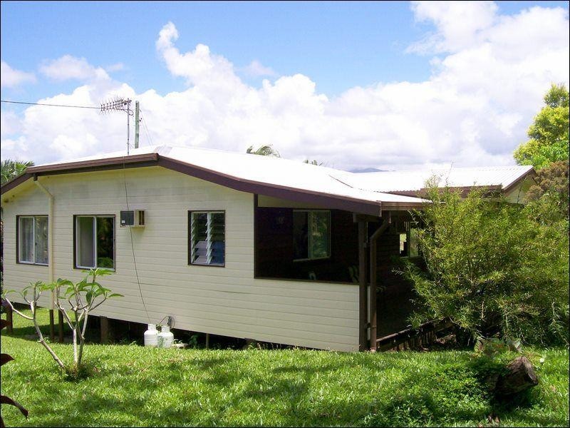 12 McRobbie Road, Silkwood QLD 4856