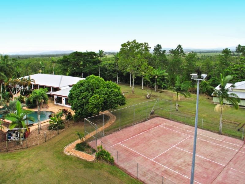 409 Flying Fish Point Road, Innisfail QLD 4860