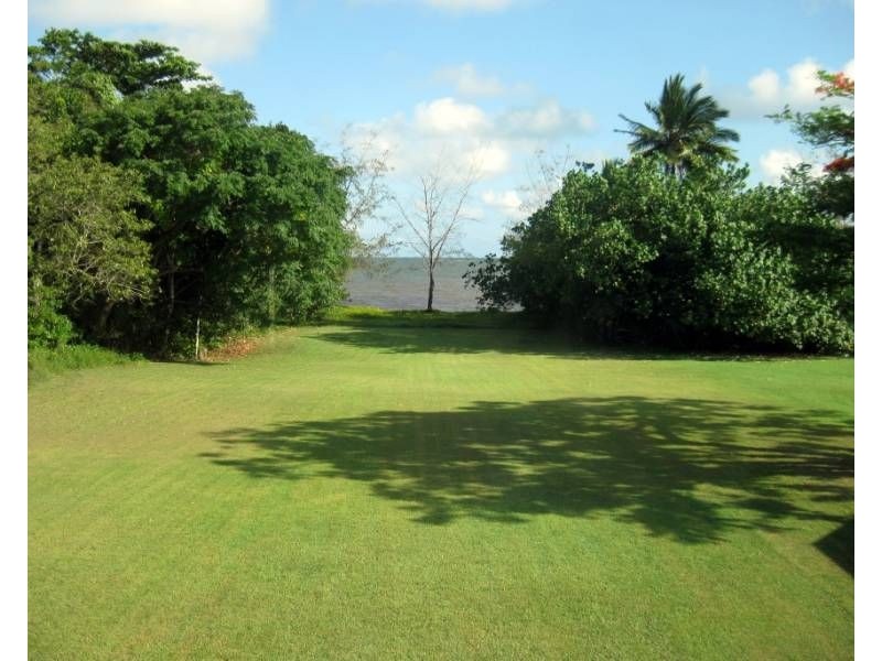 102 Bay Road, Coconuts QLD 4860