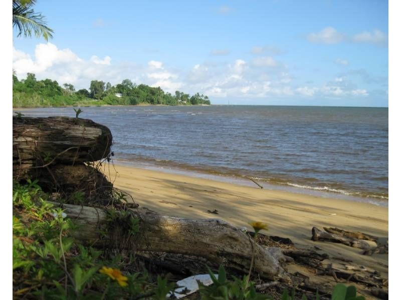 102 Bay Road, Coconuts QLD 4860