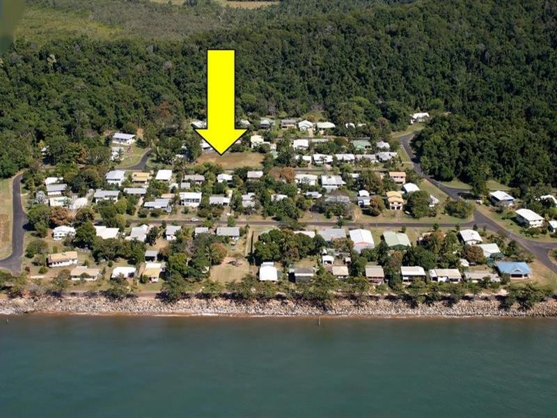 15 Maud Street, Flying Fish Point, Innisfail QLD 4860