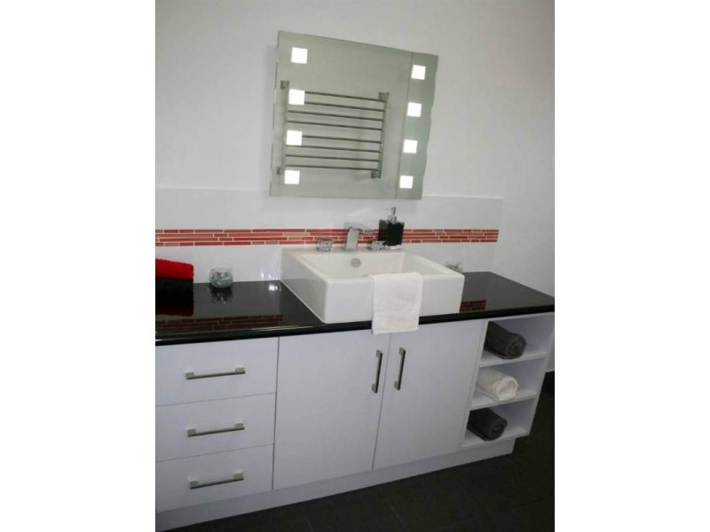 24 Bulgaru Road, Etty Bay QLD 4858