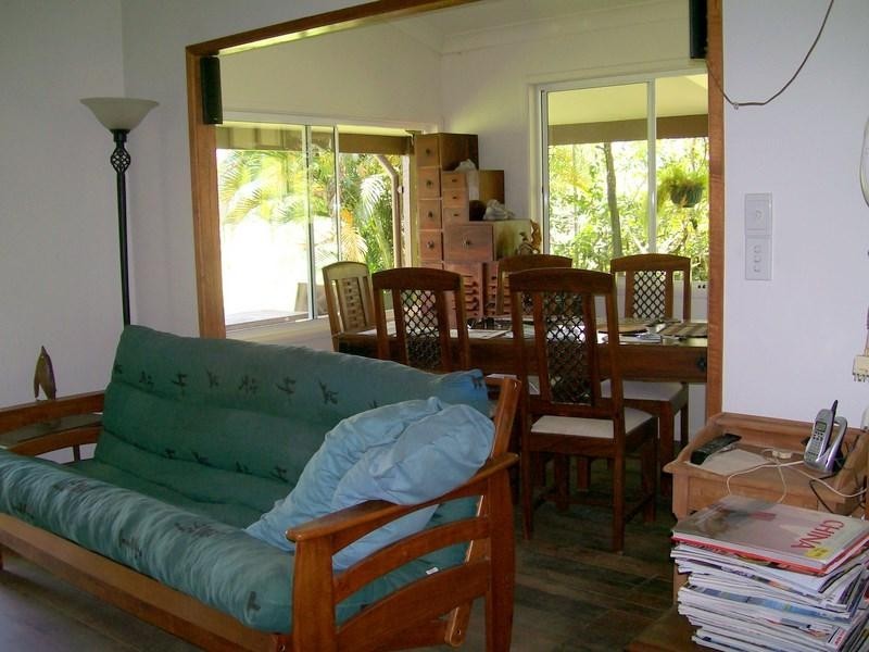 12 McRobbie Road, Silkwood QLD 4856