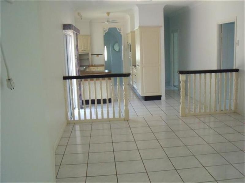 15 Enid Street, Flying Fish Point QLD 4860