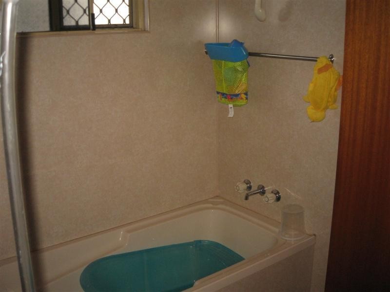 6 Cheshire Street, Wangan QLD 4871