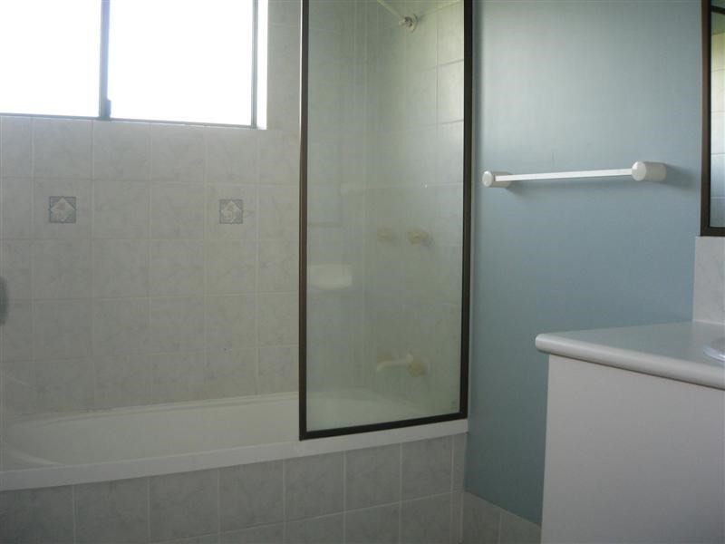 12 Graham Close, Wangan QLD 4871