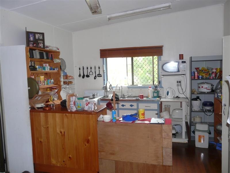 21 Judy Street, Flying Fish Point QLD 4860