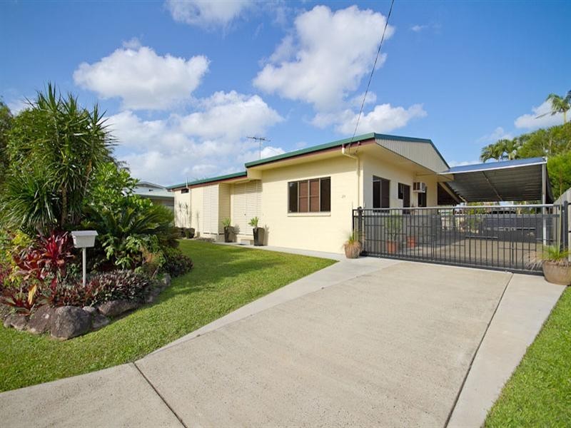29 Tierney Street, Innisfail QLD 4860
